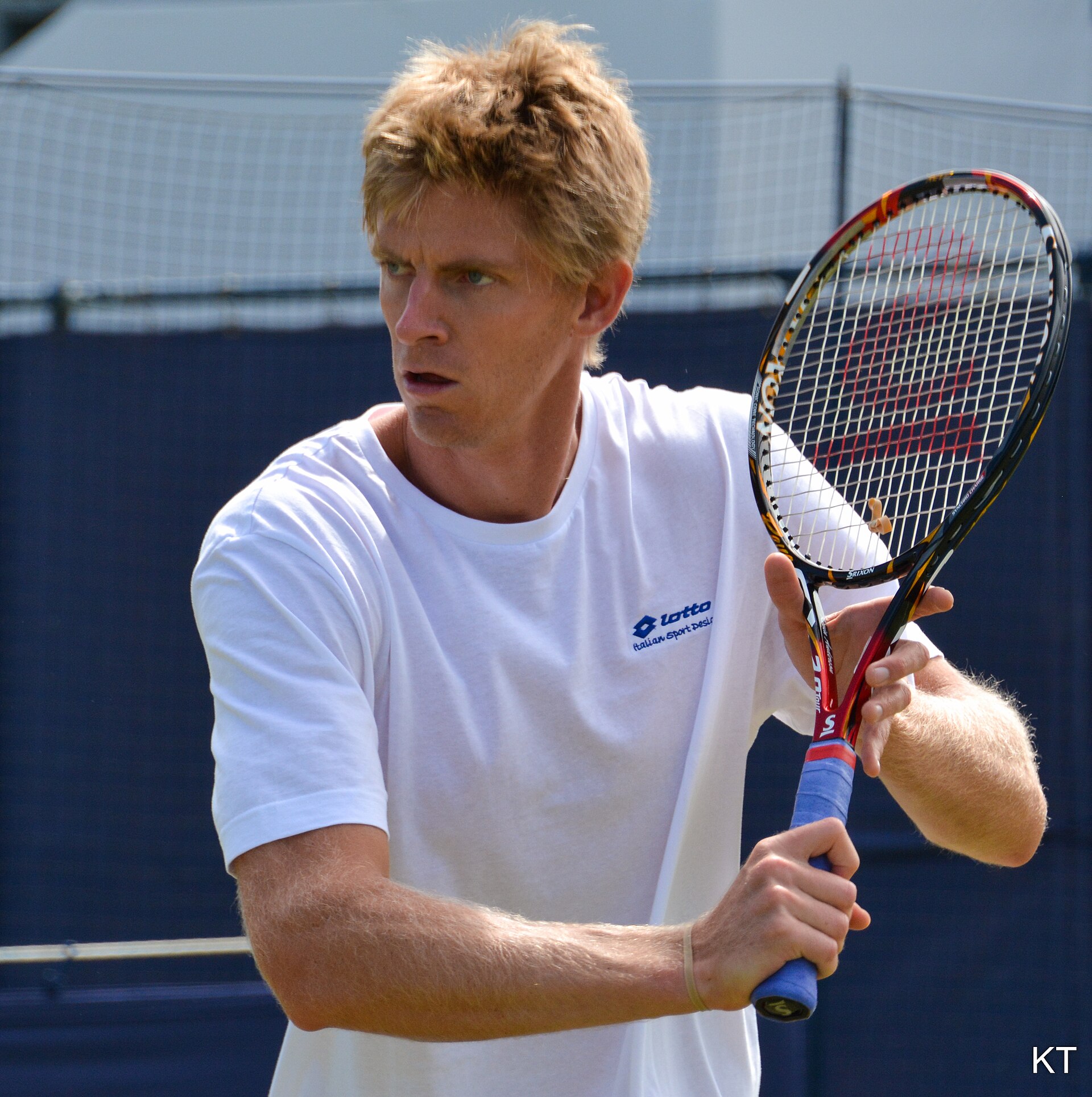Imagem de referência relacionada a Kevin Anderson, item descrito como tenista sul-africano
