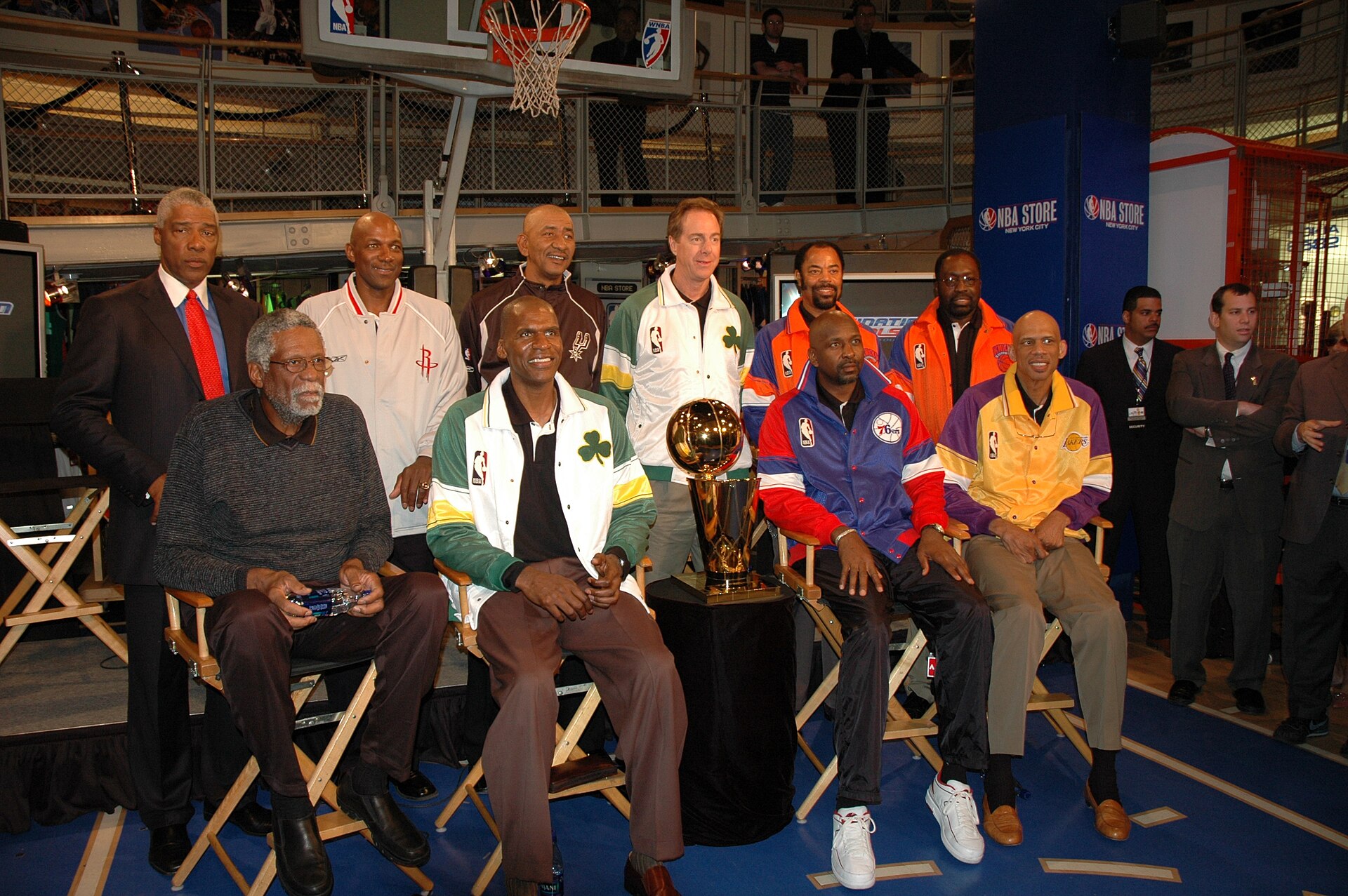 Imagem de referência relacionada a Earl Monroe, item descrito como basquetebolista estadunidense