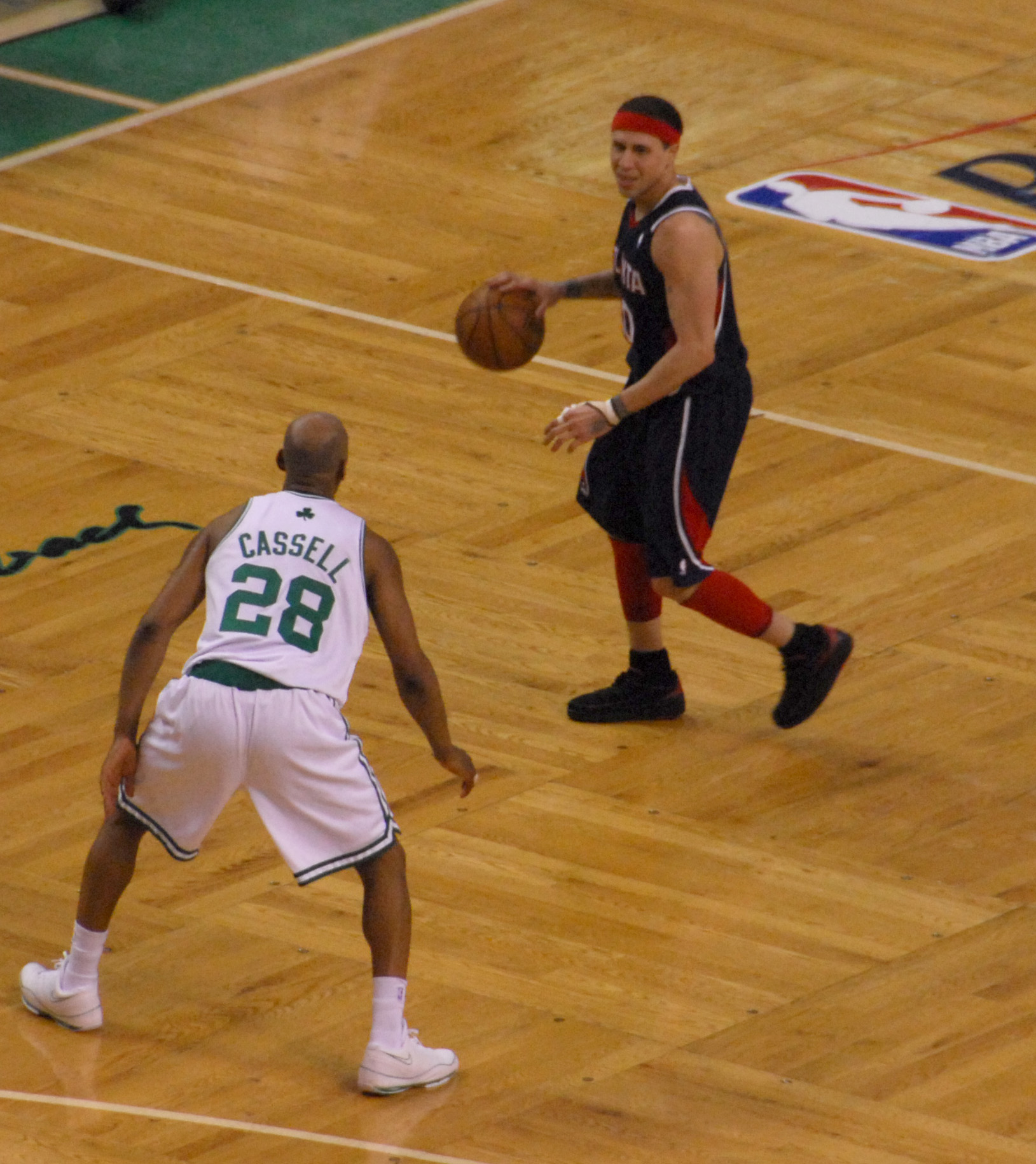 Imagem de referência relacionada a Mike Bibby, item descrito como basquetebolista estadunidense