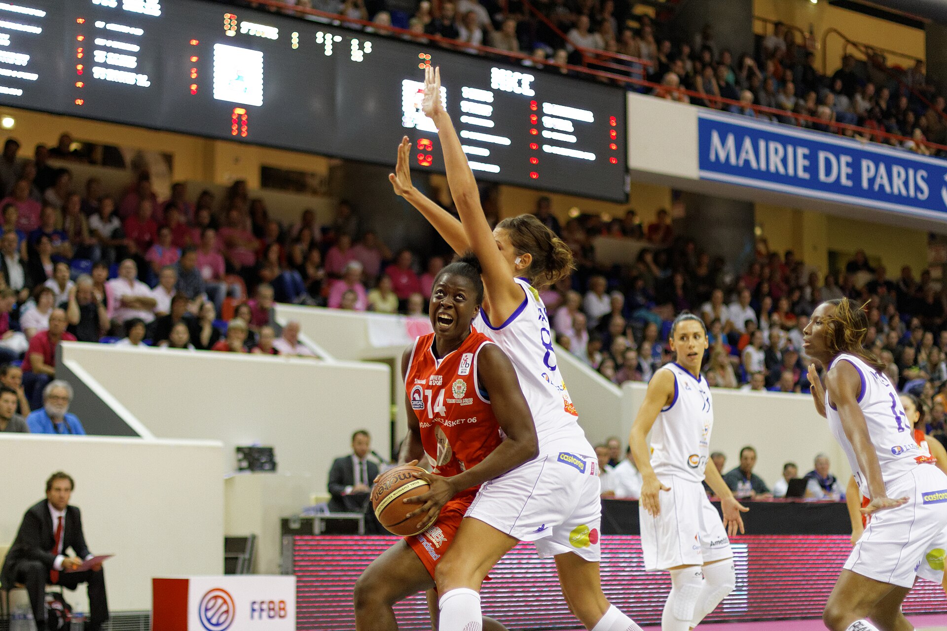 Imagem de referência relacionada a Christelle Diallo, item descrito como jogadora de basquetebol francesa